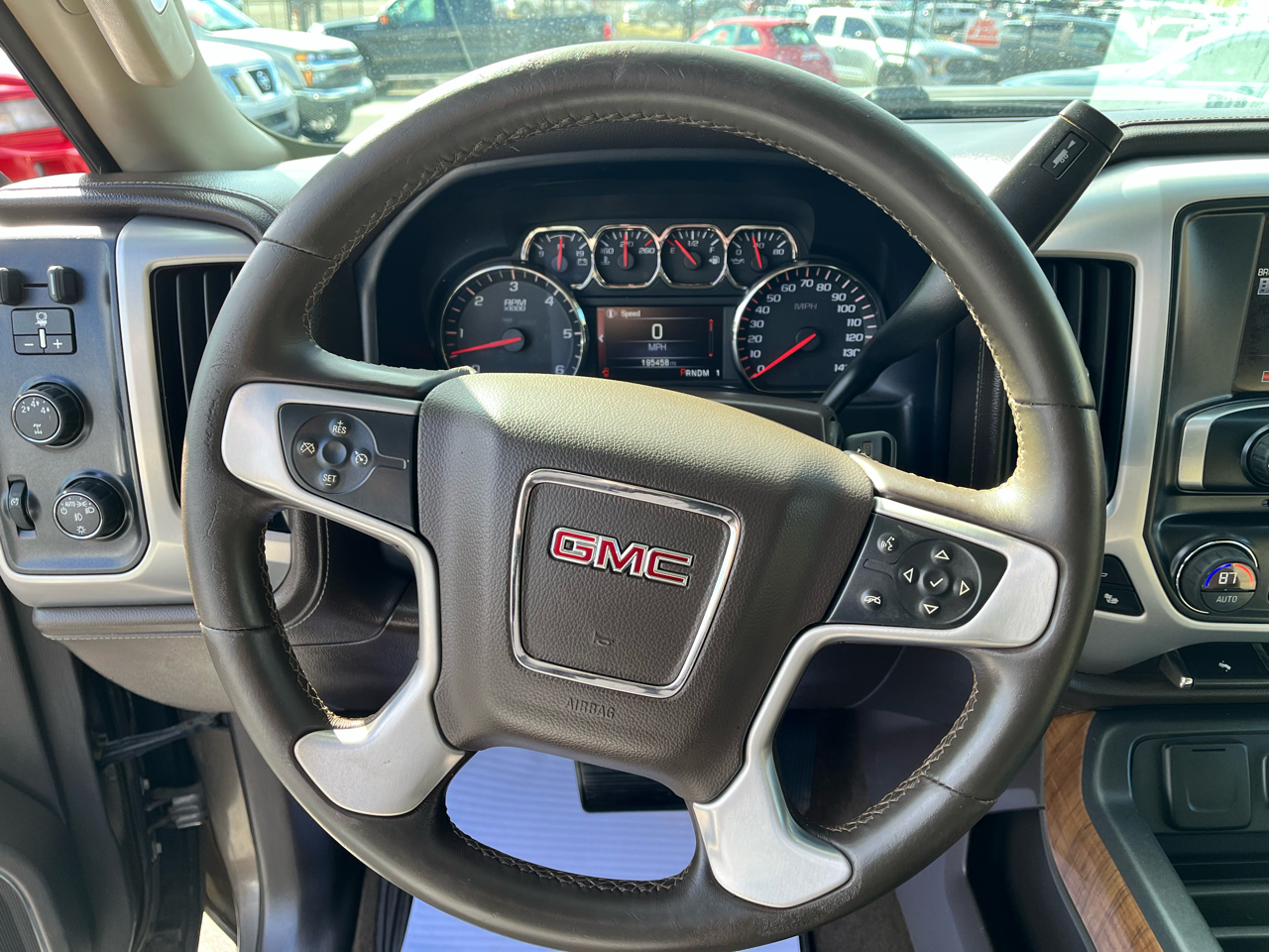 GMC Sierra 2500HD 4WD Crew Cab 153.7" SLT 2015