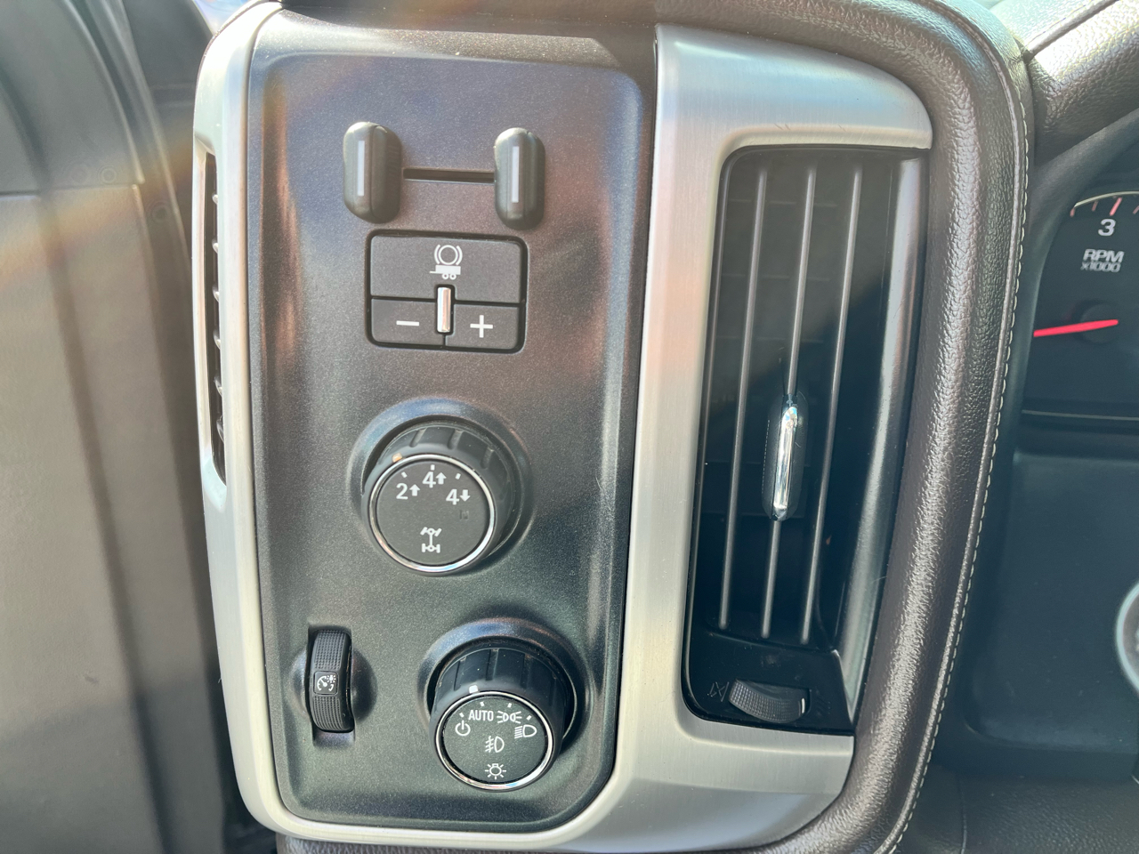 GMC Sierra 2500HD 4WD Crew Cab 153.7" SLT 2015