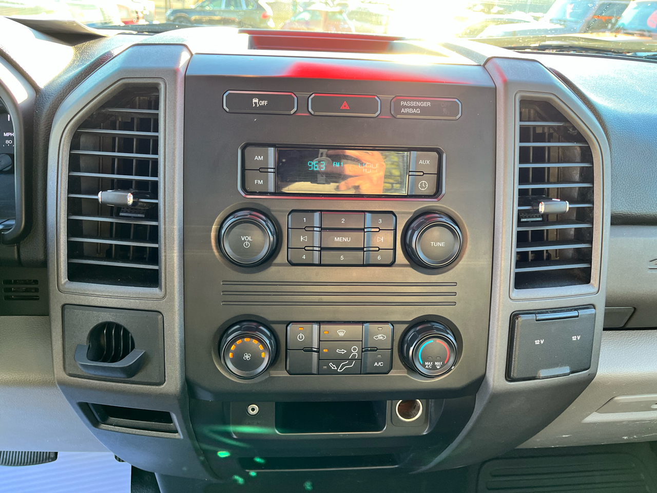 Ford Super Duty F-250 SRW XLT 2WD Reg Cab 8' Box 2017