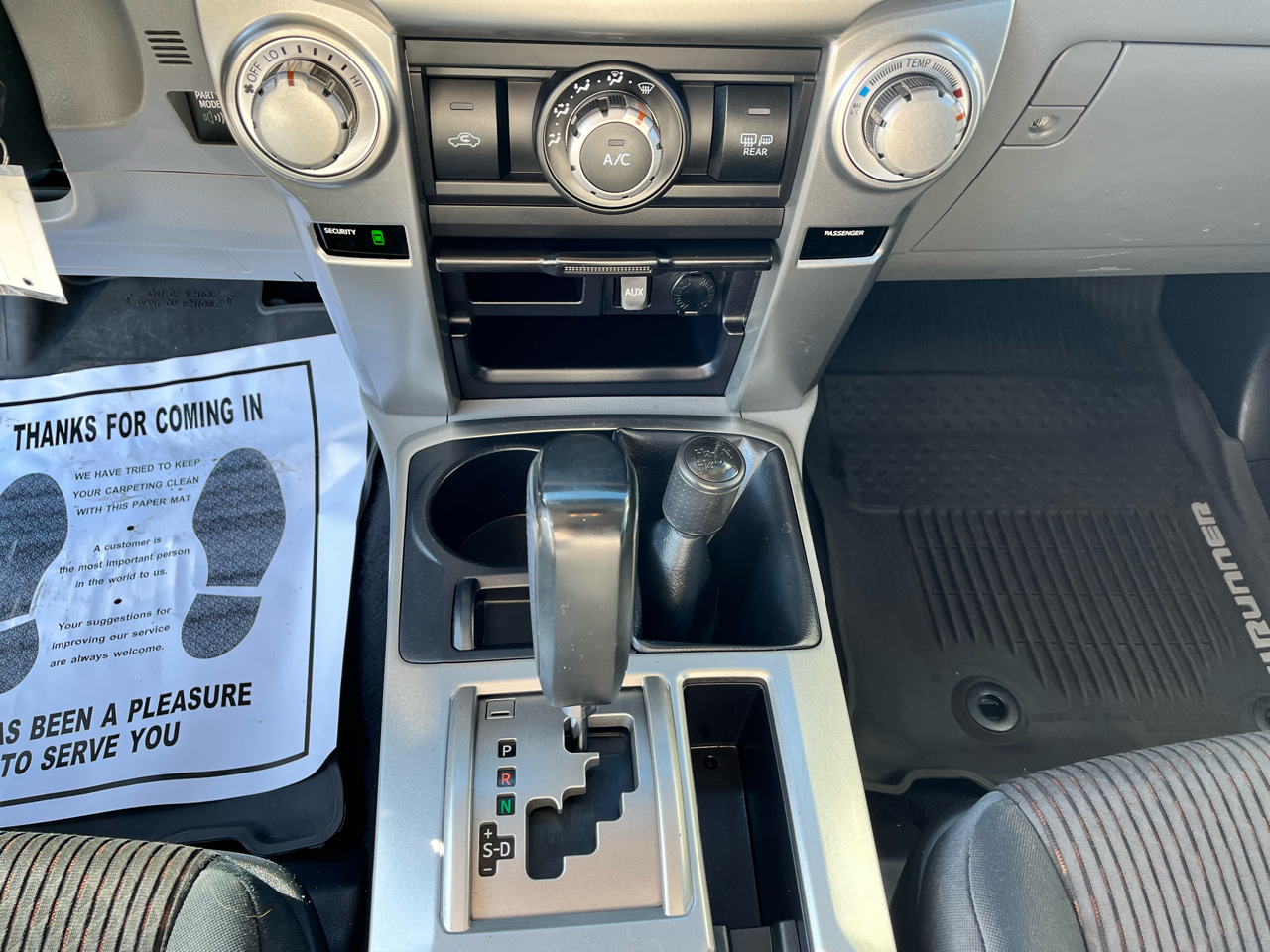 Toyota 4Runner 4WD 4dr V6 Limited (Natl) 2011