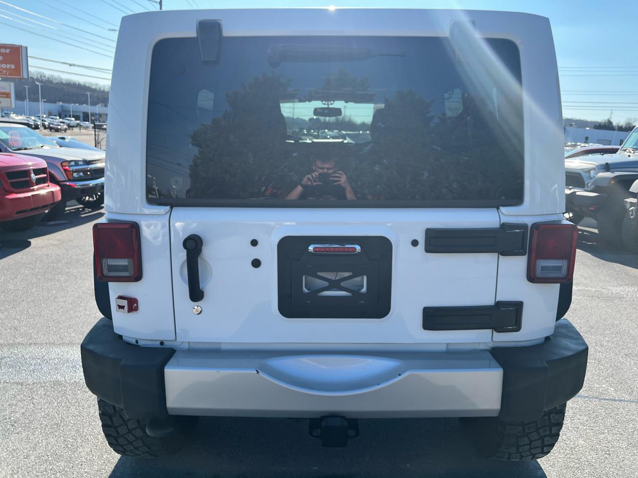 Jeep Wrangler Unlimited 4WD 4dr Sahara 2013