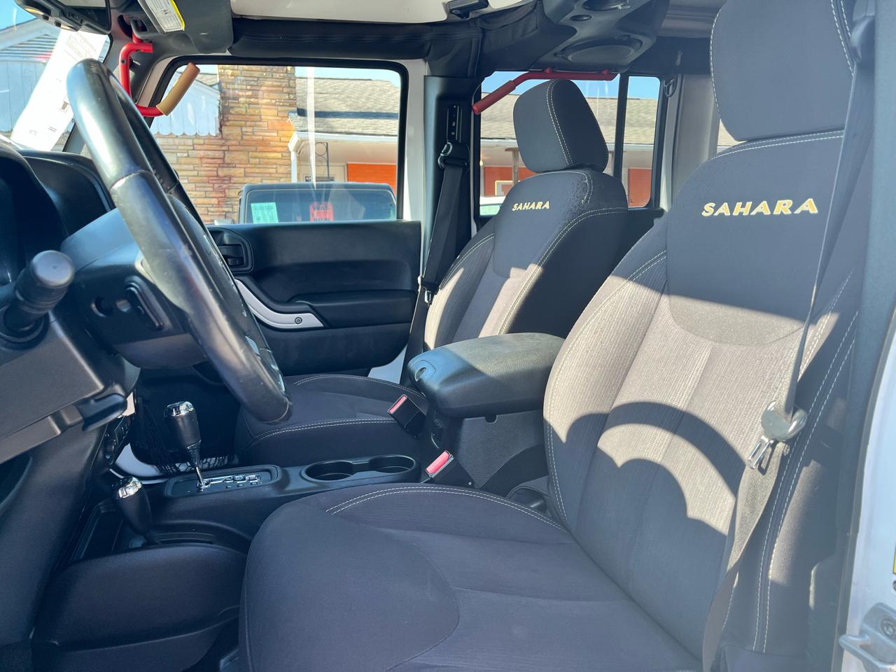 Jeep Wrangler Unlimited 4WD 4dr Sahara 2013