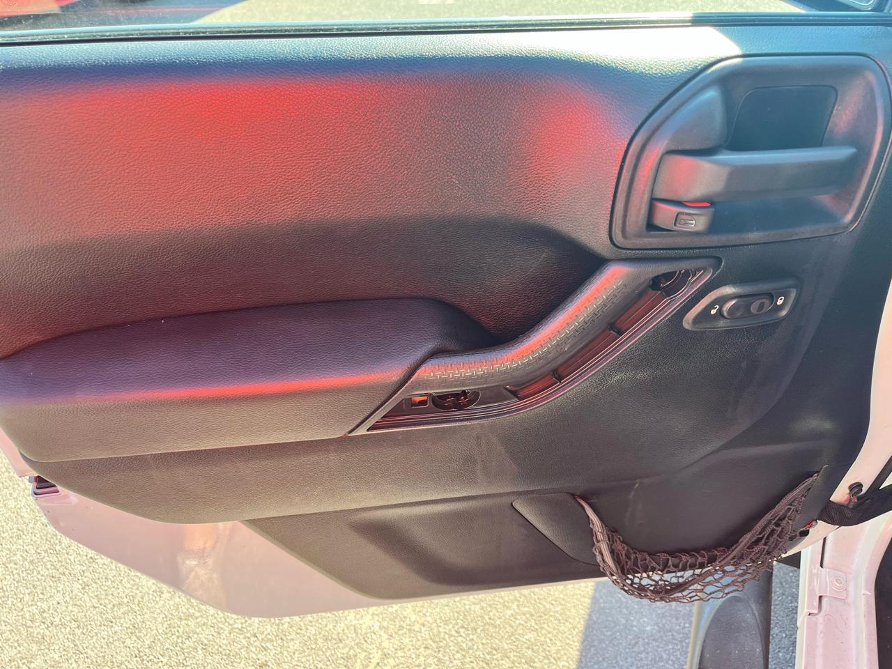 Jeep Wrangler Unlimited 4WD 4dr Sahara 2013