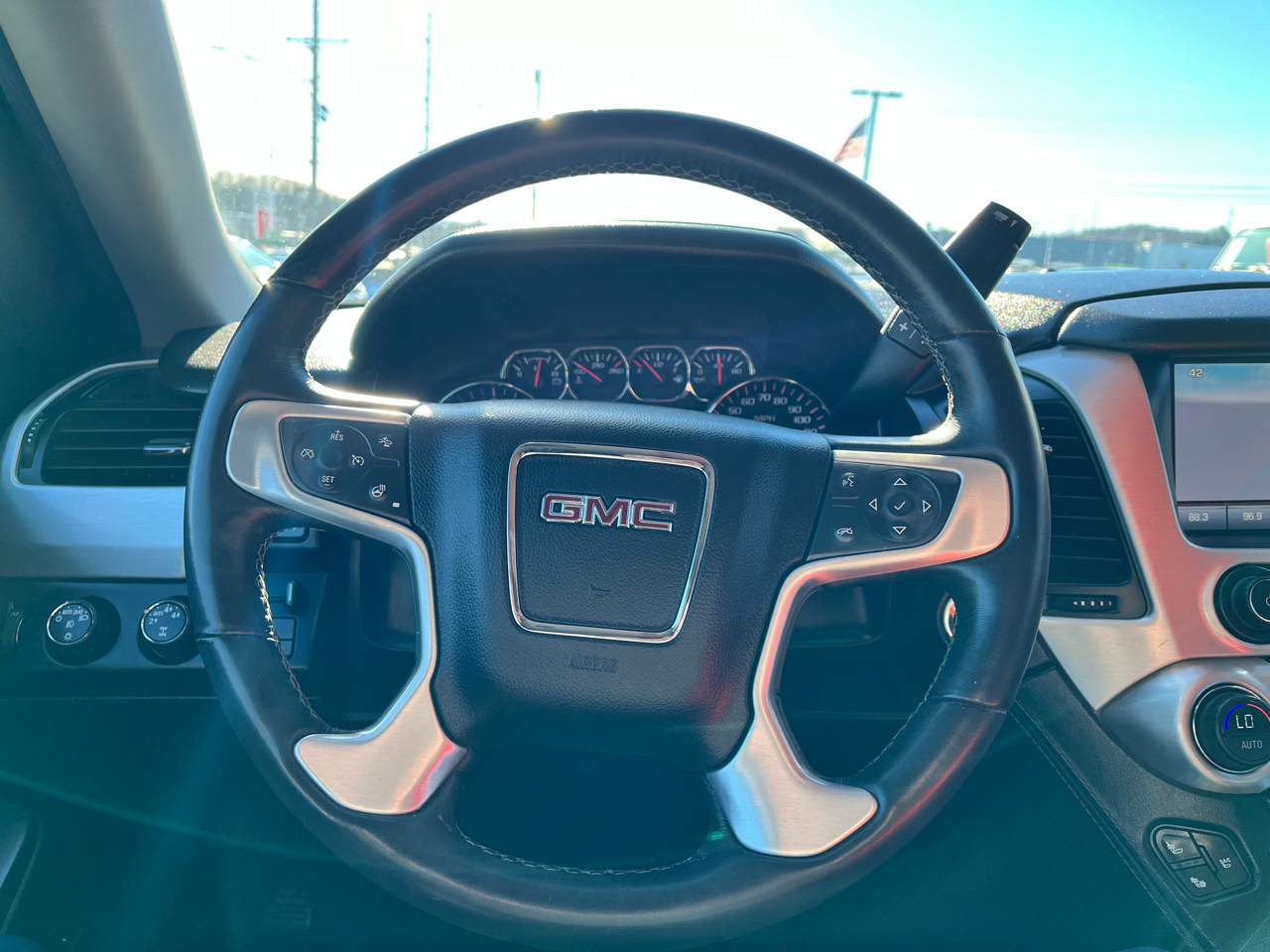 GMC Yukon 4WD 4dr SLT 2015