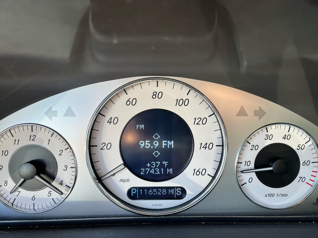 Mercedes-Benz CLK-Class 2dr Coupe 5.0L 2006