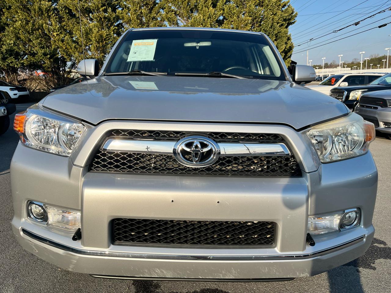 Toyota 4Runner 4WD 4dr V6 SR5 (Natl) 2011