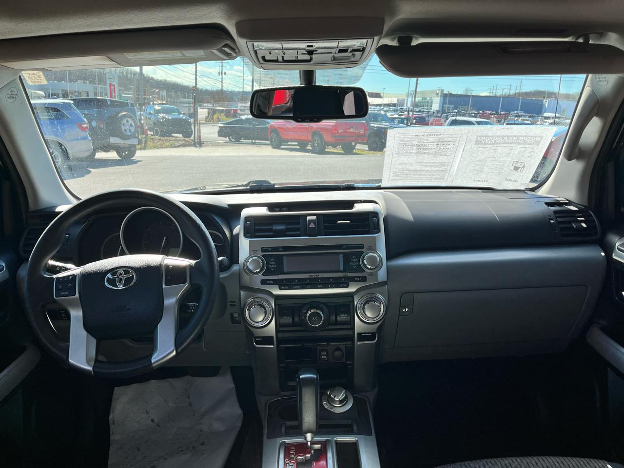 Toyota 4Runner 4WD 4dr V6 SR5 (Natl) 2013