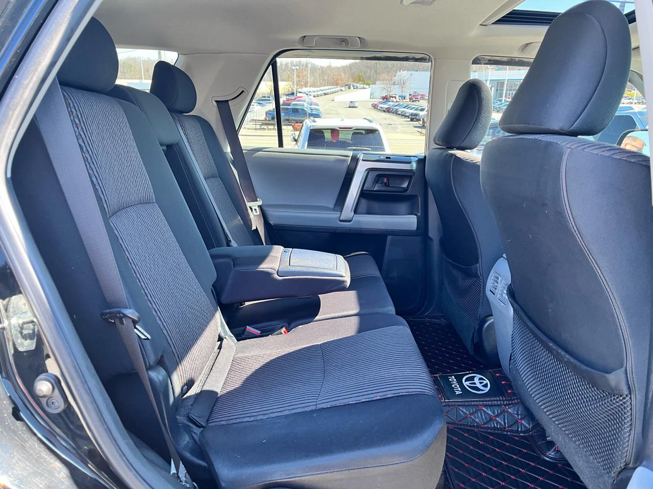 Toyota 4Runner 4WD 4dr V6 SR5 (Natl) 2013