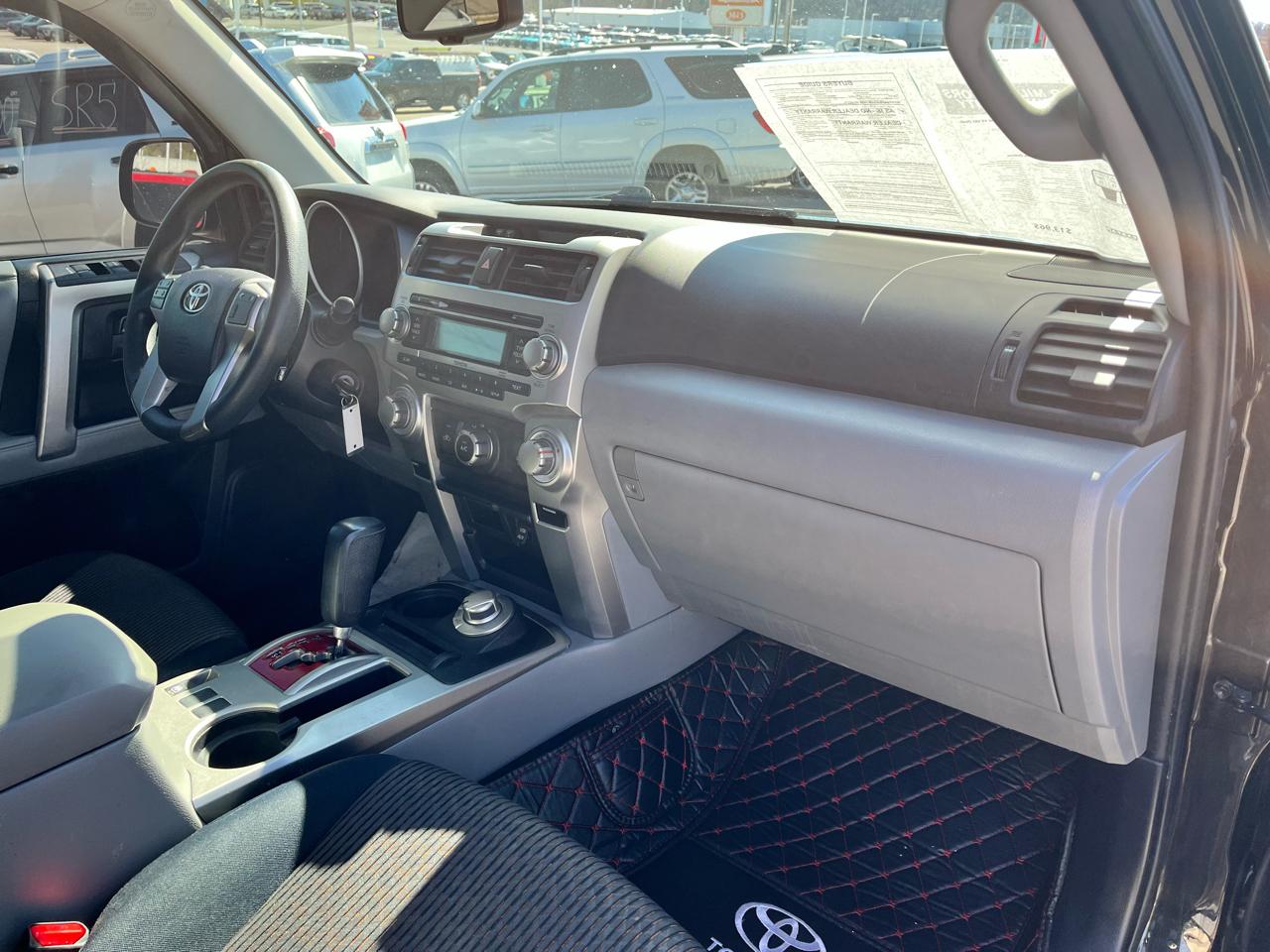 Toyota 4Runner 4WD 4dr V6 SR5 (Natl) 2013