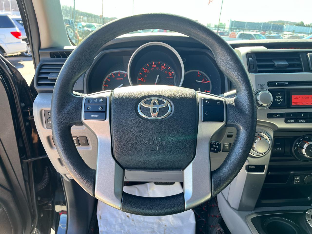 Toyota 4Runner 4WD 4dr V6 SR5 (Natl) 2013