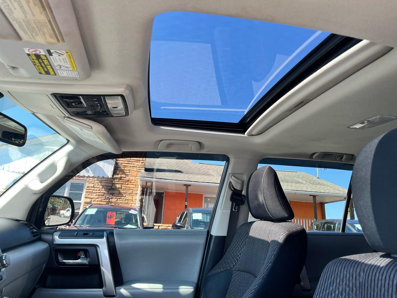 Toyota 4Runner 4WD 4dr V6 SR5 (Natl) 2013