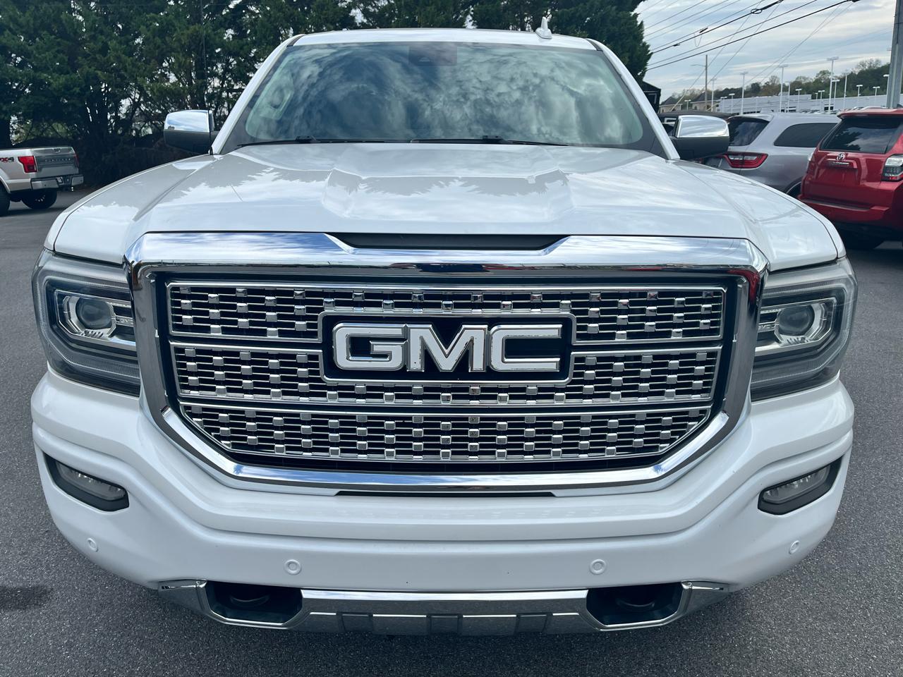 GMC Sierra 1500 4WD Crew Cab 143.5" Denali 2017