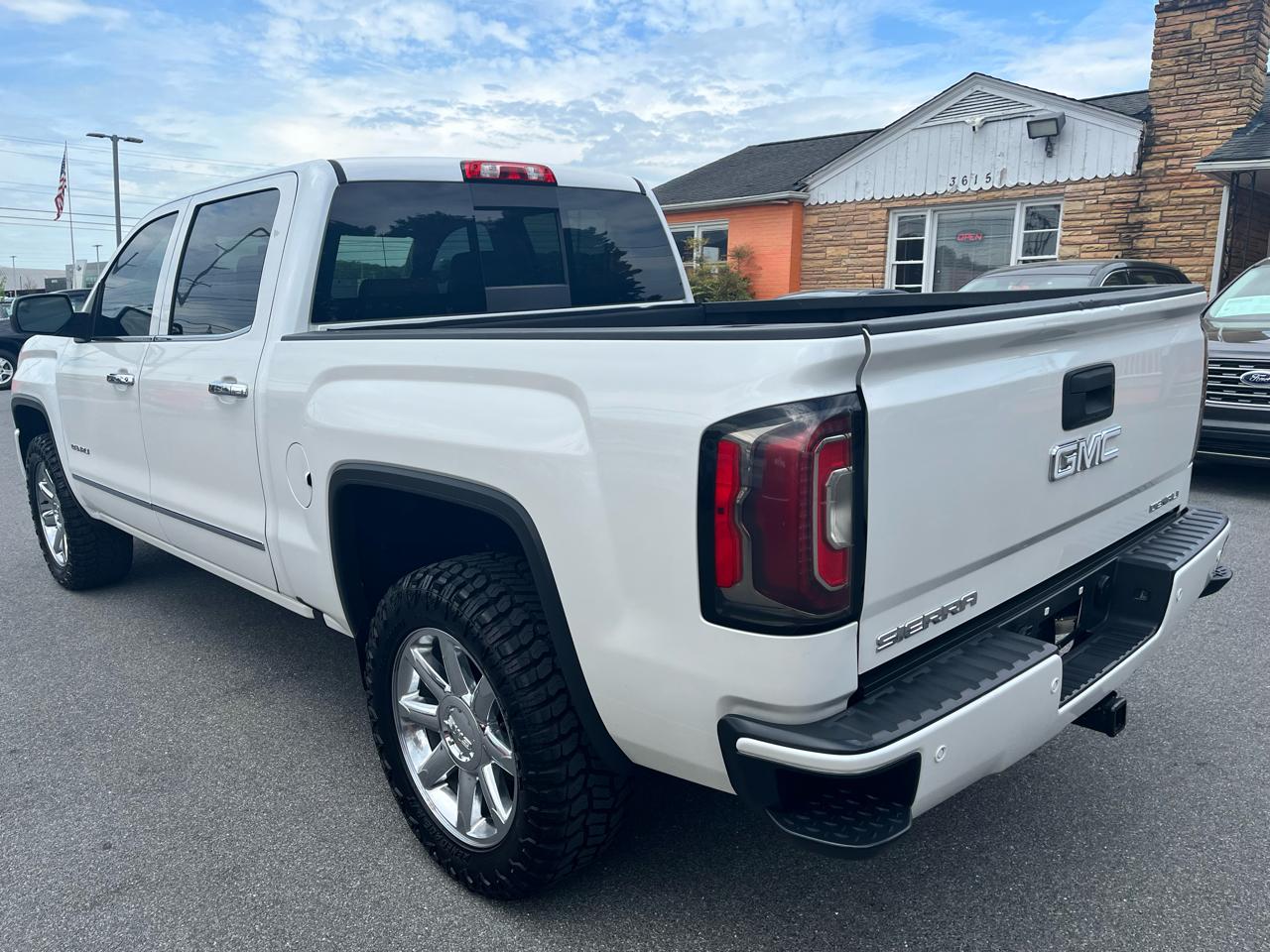 GMC Sierra 1500 4WD Crew Cab 143.5" Denali 2017