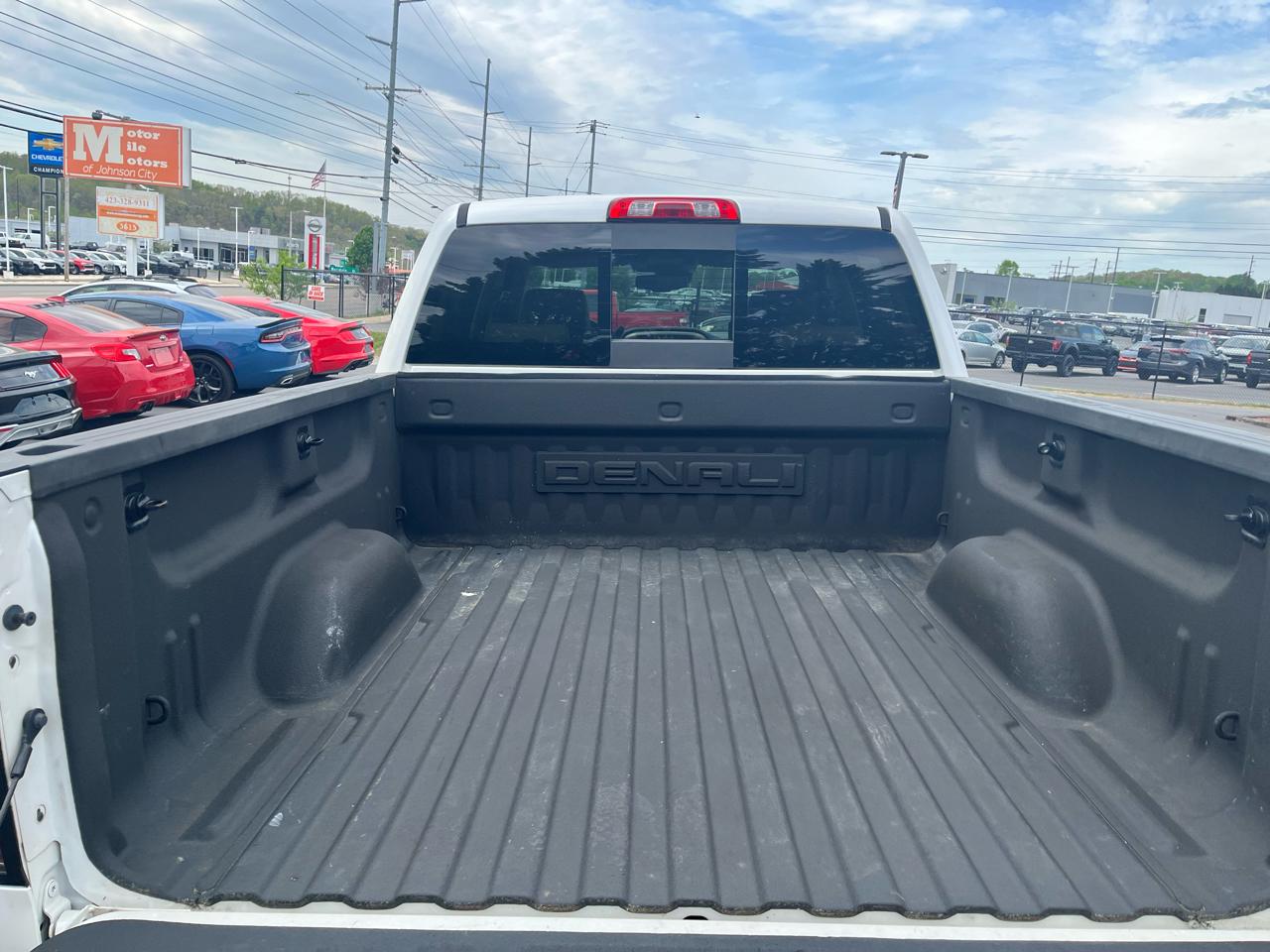 GMC Sierra 1500 4WD Crew Cab 143.5" Denali 2017