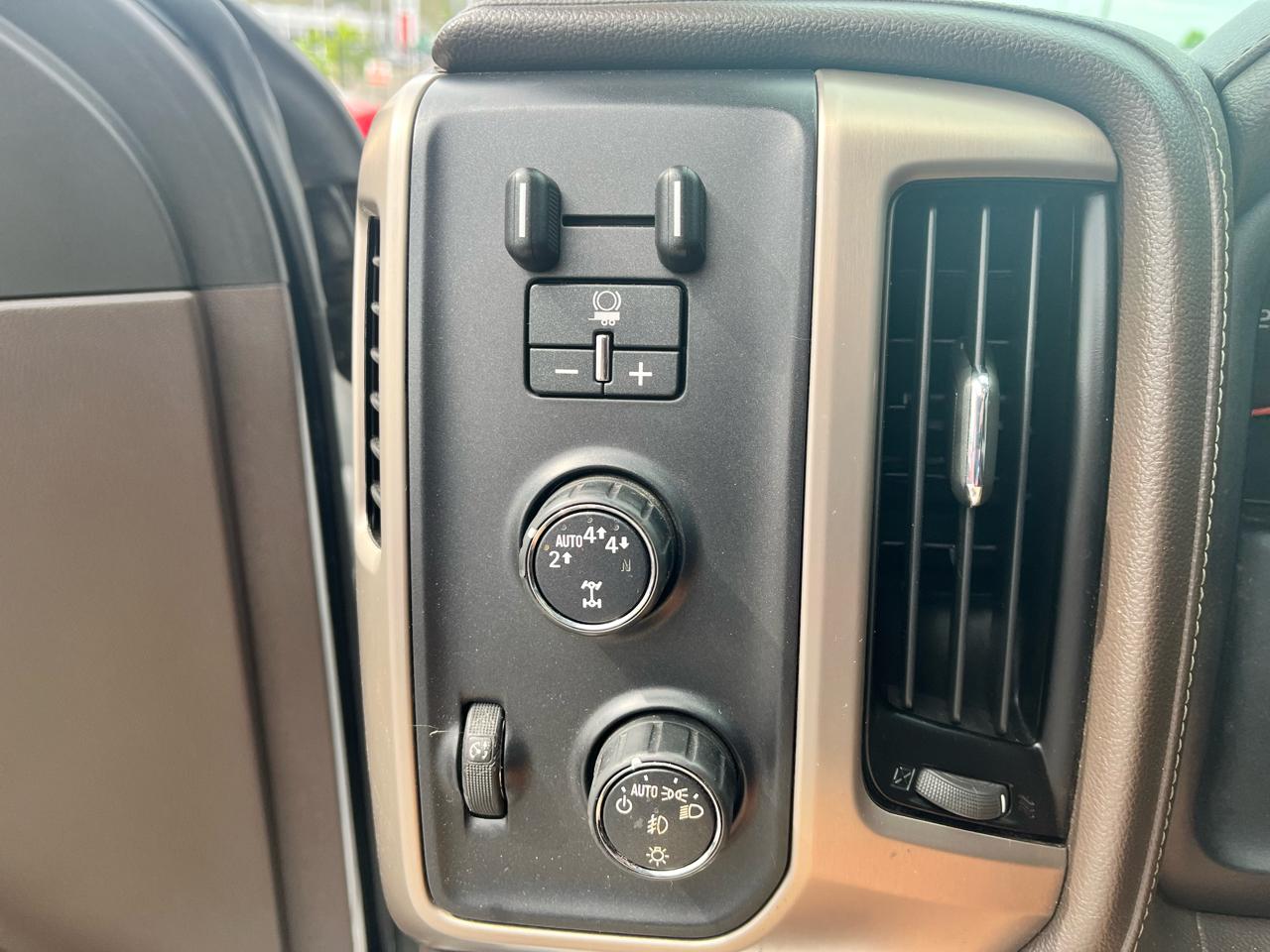 GMC Sierra 1500 4WD Crew Cab 143.5" Denali 2017