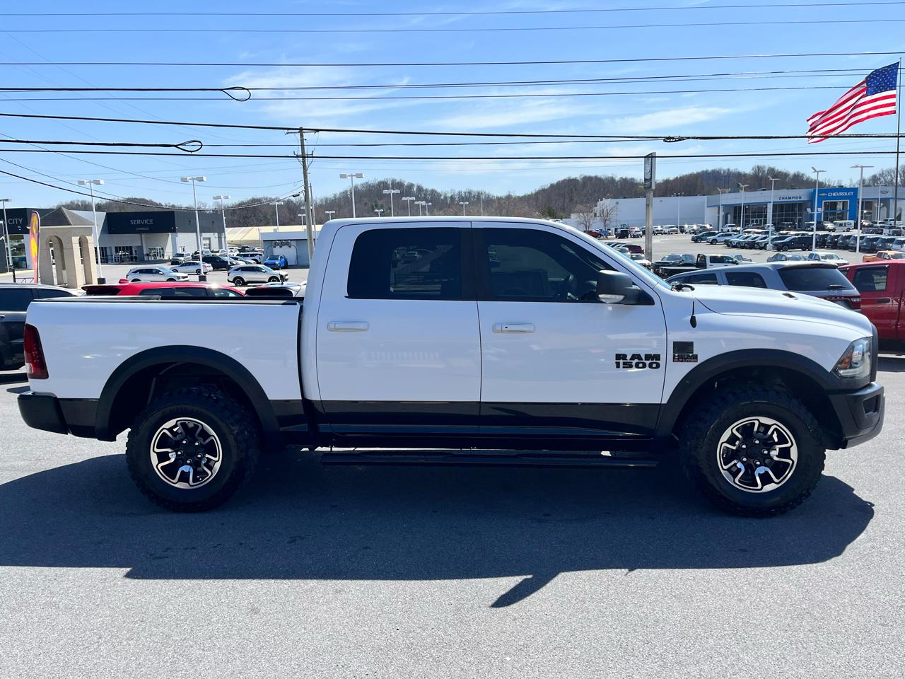 RAM 1500 4WD Crew Cab 140.5" Rebel 2016