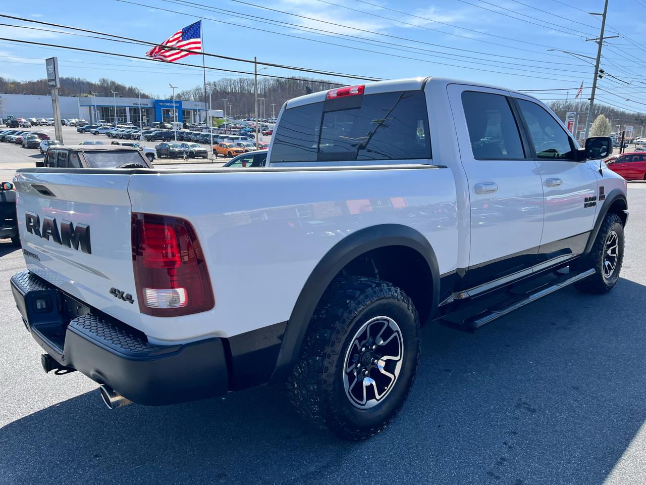 RAM 1500 4WD Crew Cab 140.5" Rebel 2016