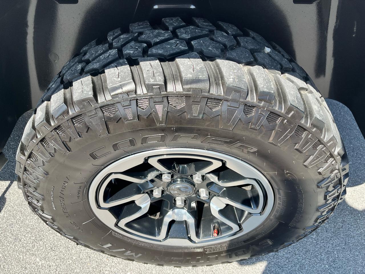 RAM 1500 4WD Crew Cab 140.5" Rebel 2016