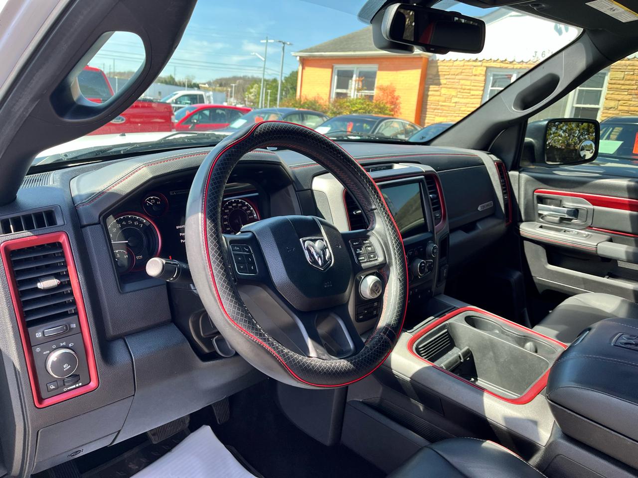 RAM 1500 4WD Crew Cab 140.5" Rebel 2016