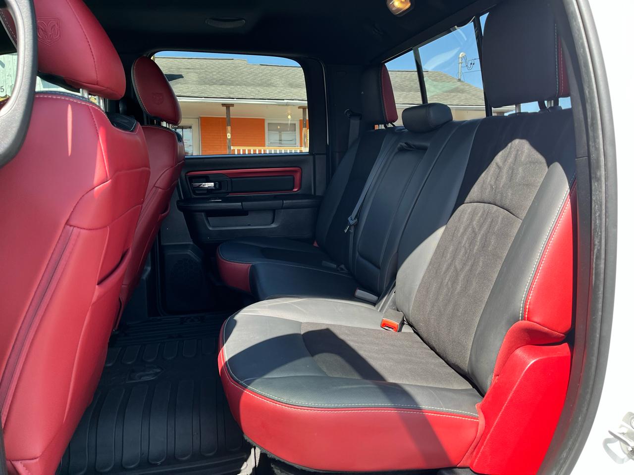 RAM 1500 4WD Crew Cab 140.5" Rebel 2016