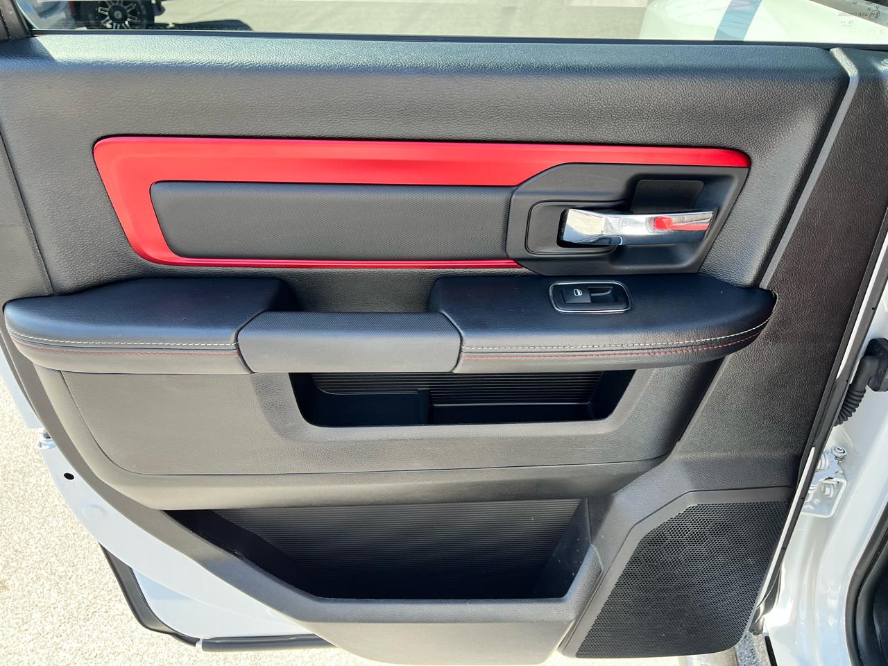 RAM 1500 4WD Crew Cab 140.5" Rebel 2016