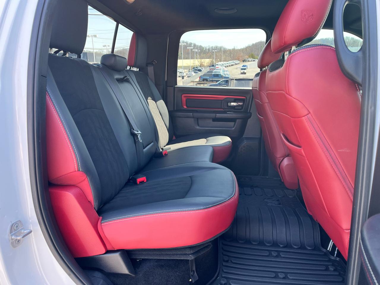 RAM 1500 4WD Crew Cab 140.5" Rebel 2016