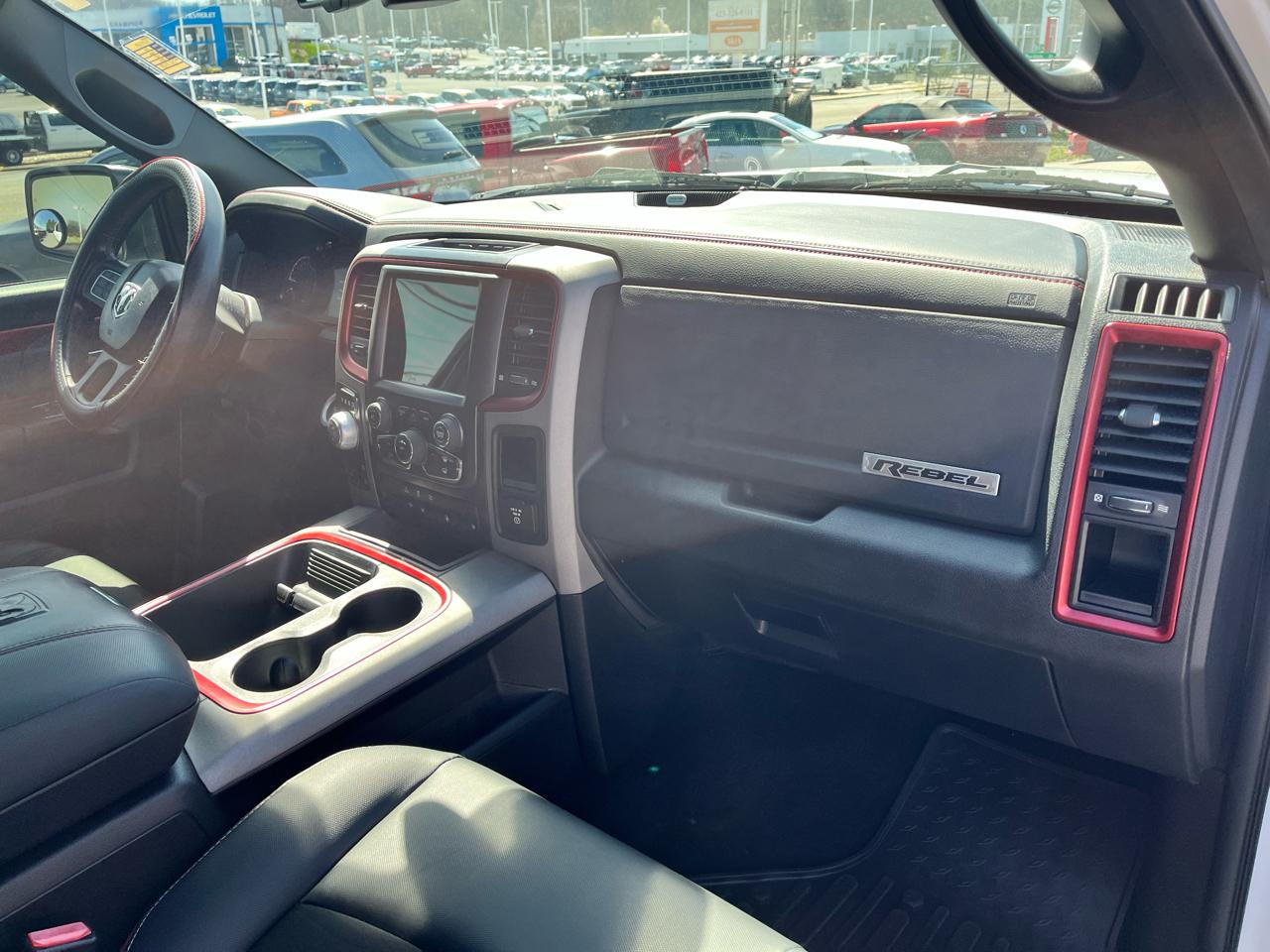 RAM 1500 4WD Crew Cab 140.5" Rebel 2016