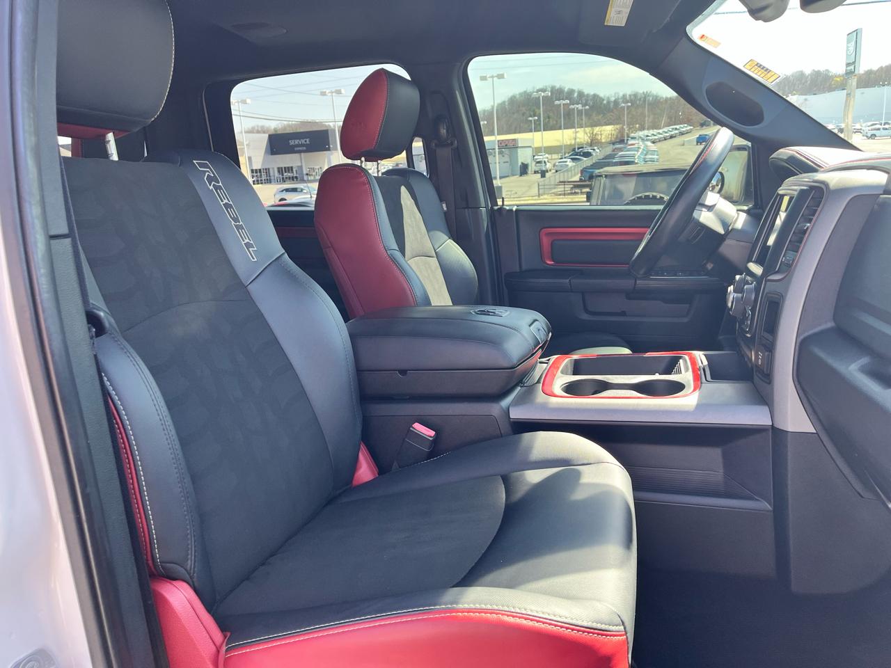 RAM 1500 4WD Crew Cab 140.5" Rebel 2016