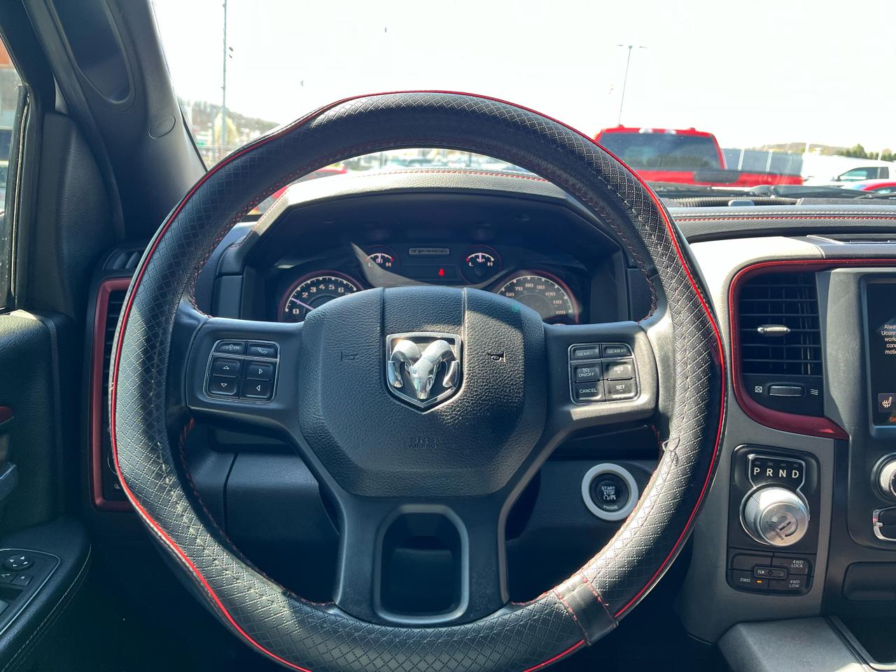 RAM 1500 4WD Crew Cab 140.5" Rebel 2016