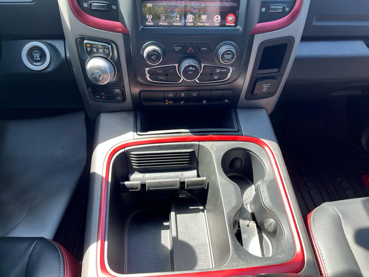 RAM 1500 4WD Crew Cab 140.5" Rebel 2016