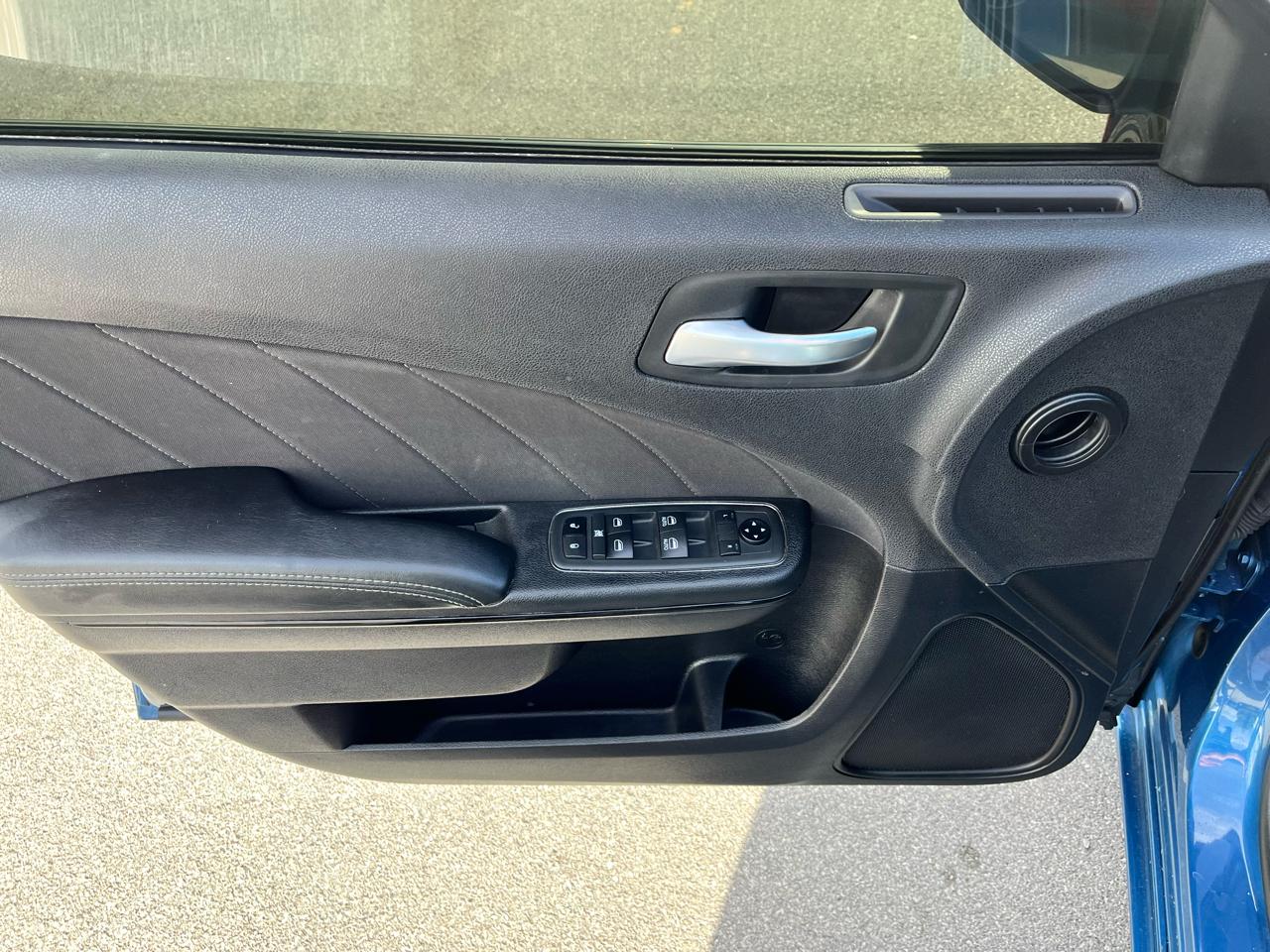 Dodge Charger SXT RWD 2020