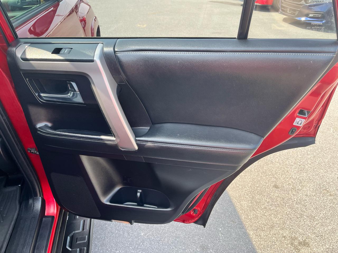 Toyota 4Runner 4dr SR5 V6 Auto 4WD (Natl) 2014