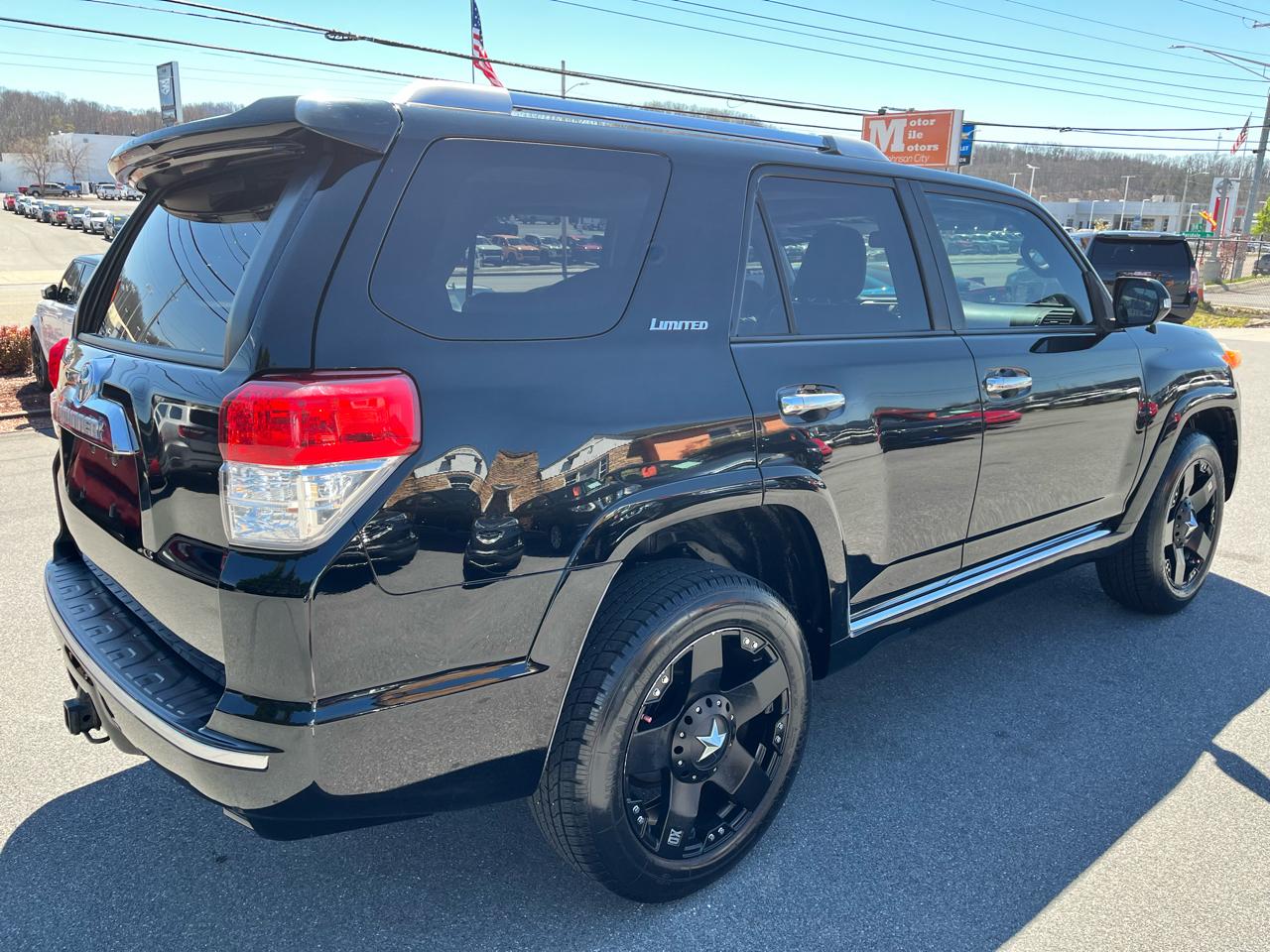 Toyota 4Runner 4WD 4dr V6 Limited (Natl) 2011