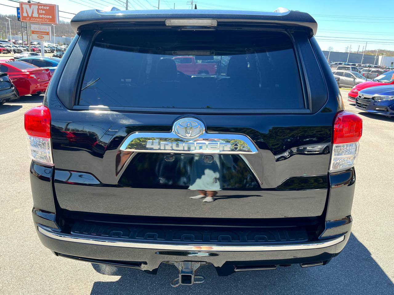 Toyota 4Runner 4WD 4dr V6 Limited (Natl) 2011