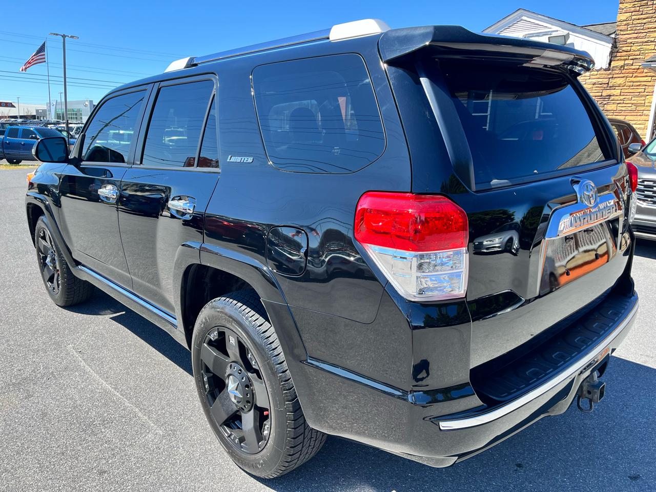 Toyota 4Runner 4WD 4dr V6 Limited (Natl) 2011