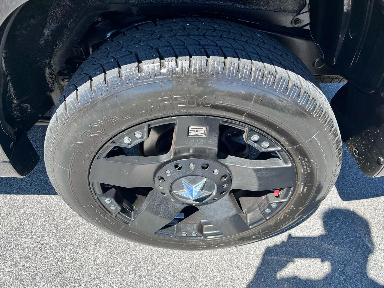 Toyota 4Runner 4WD 4dr V6 Limited (Natl) 2011