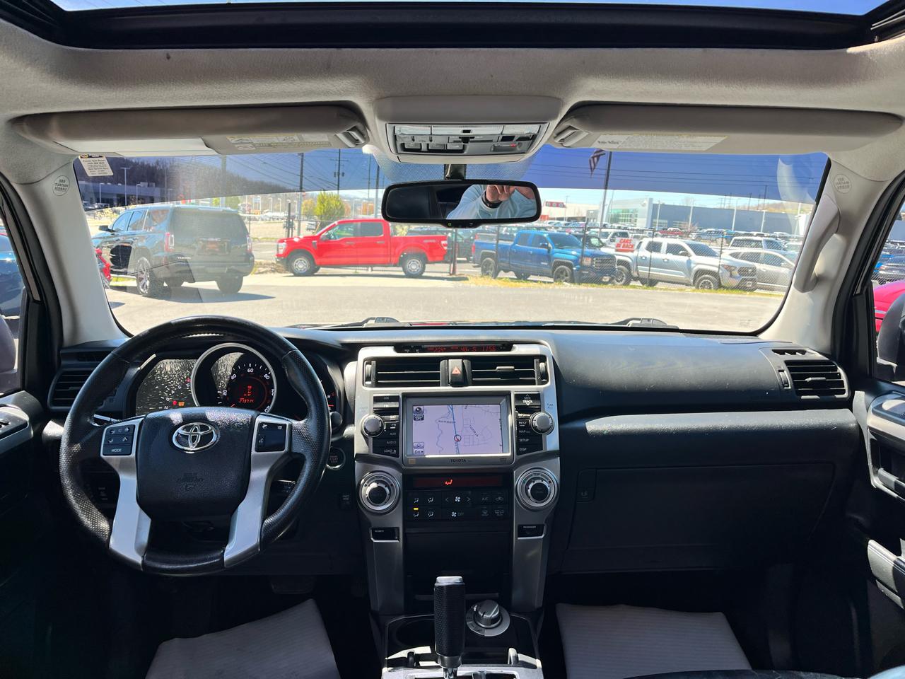 Toyota 4Runner 4WD 4dr V6 Limited (Natl) 2011