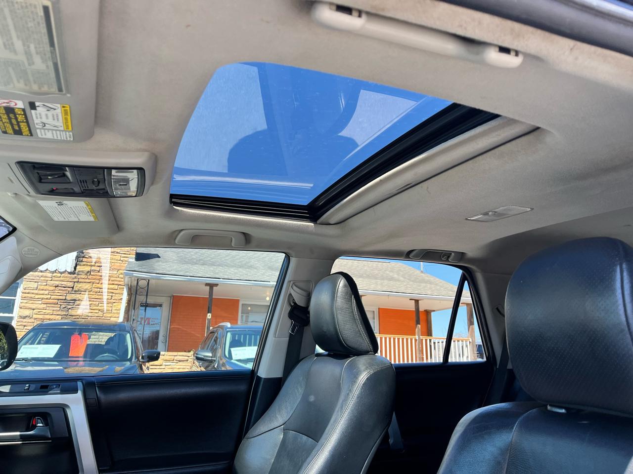 Toyota 4Runner 4WD 4dr V6 Limited (Natl) 2011