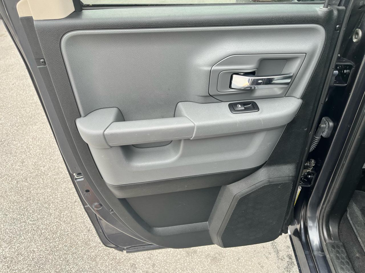 RAM 1500 Big Horn 4x4 Quad Cab 6'4" Box 2018