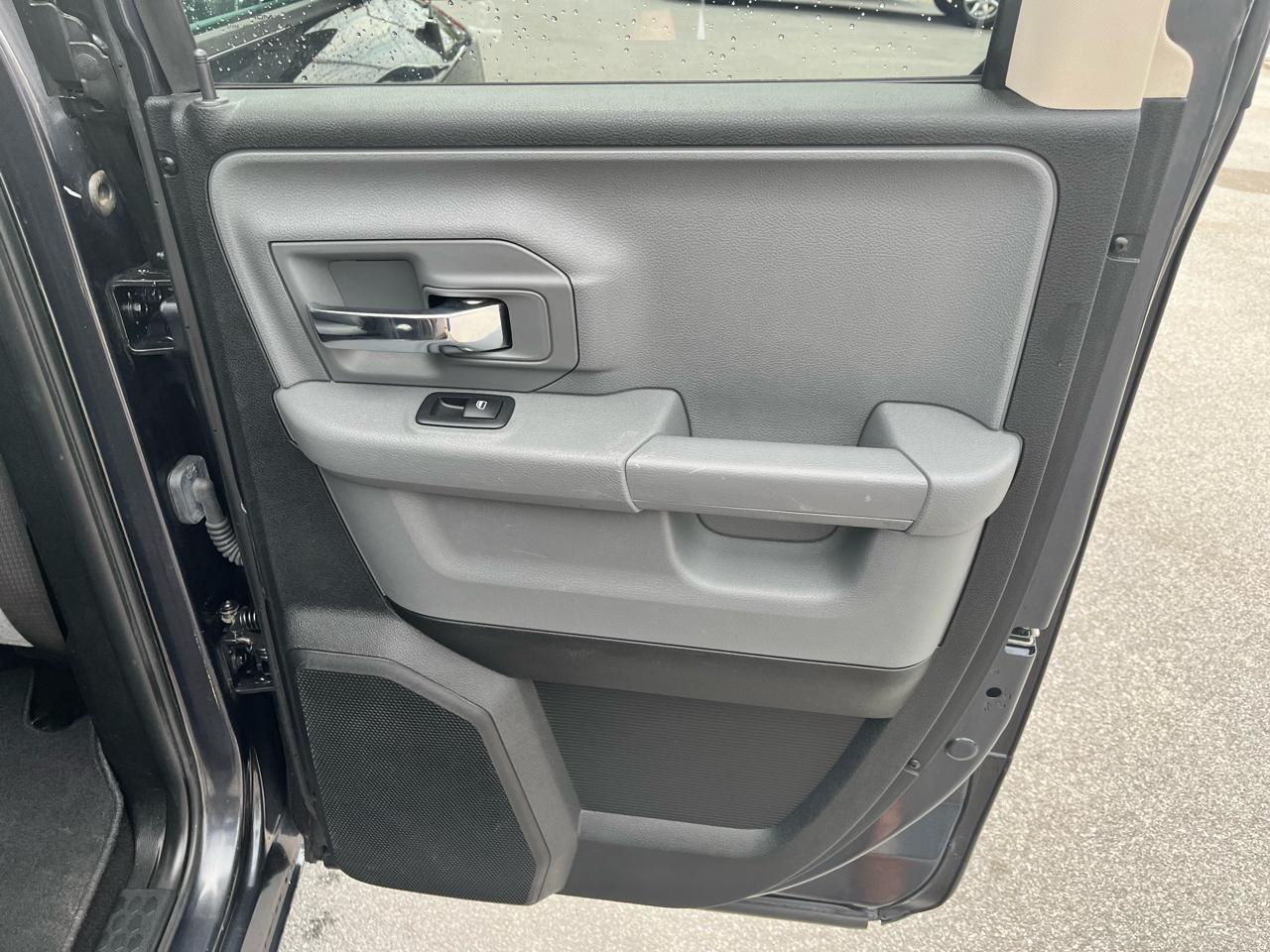 RAM 1500 Big Horn 4x4 Quad Cab 6'4" Box 2018