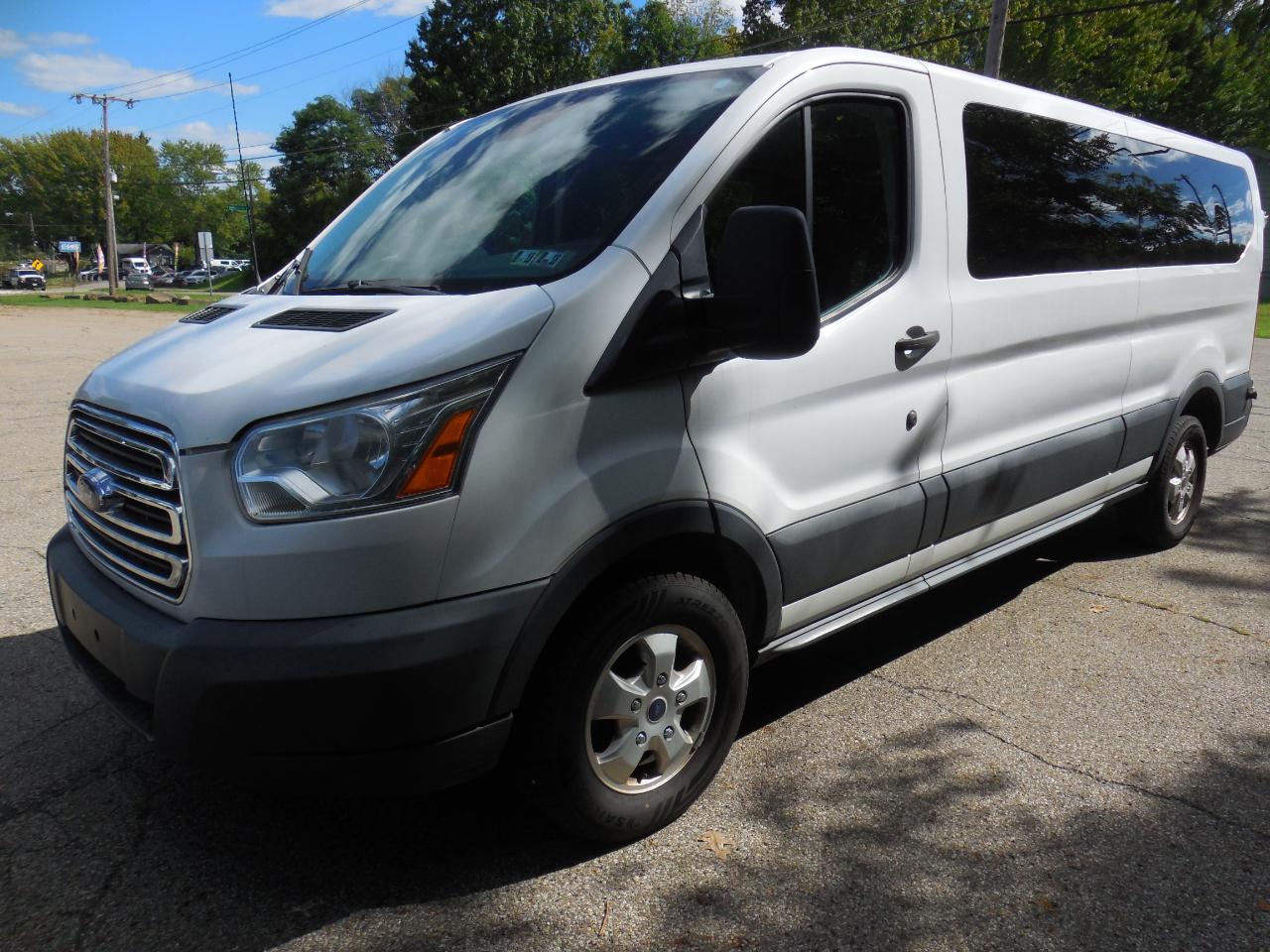 2017 Ford Transit 350 Wagon Low Roof XLT w/Sliding Pass. 148-in. WB