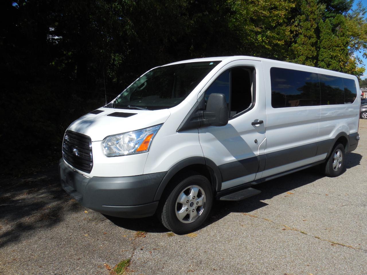 2018 Ford Transit 350 Wagon Low Roof XL w/Sliding Pass. 148-in. WB