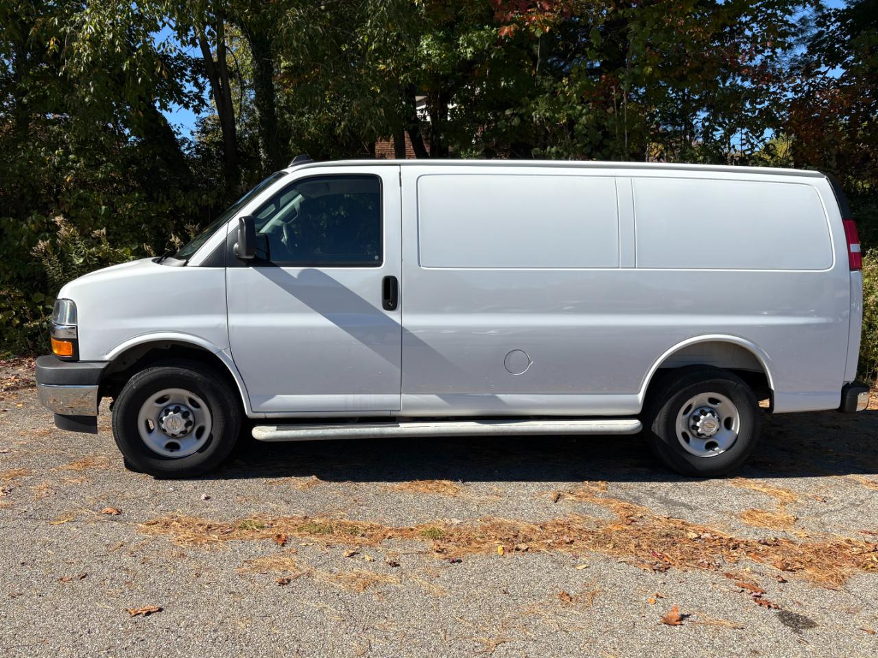 2025 Chevrolet Express 2500 Cargo