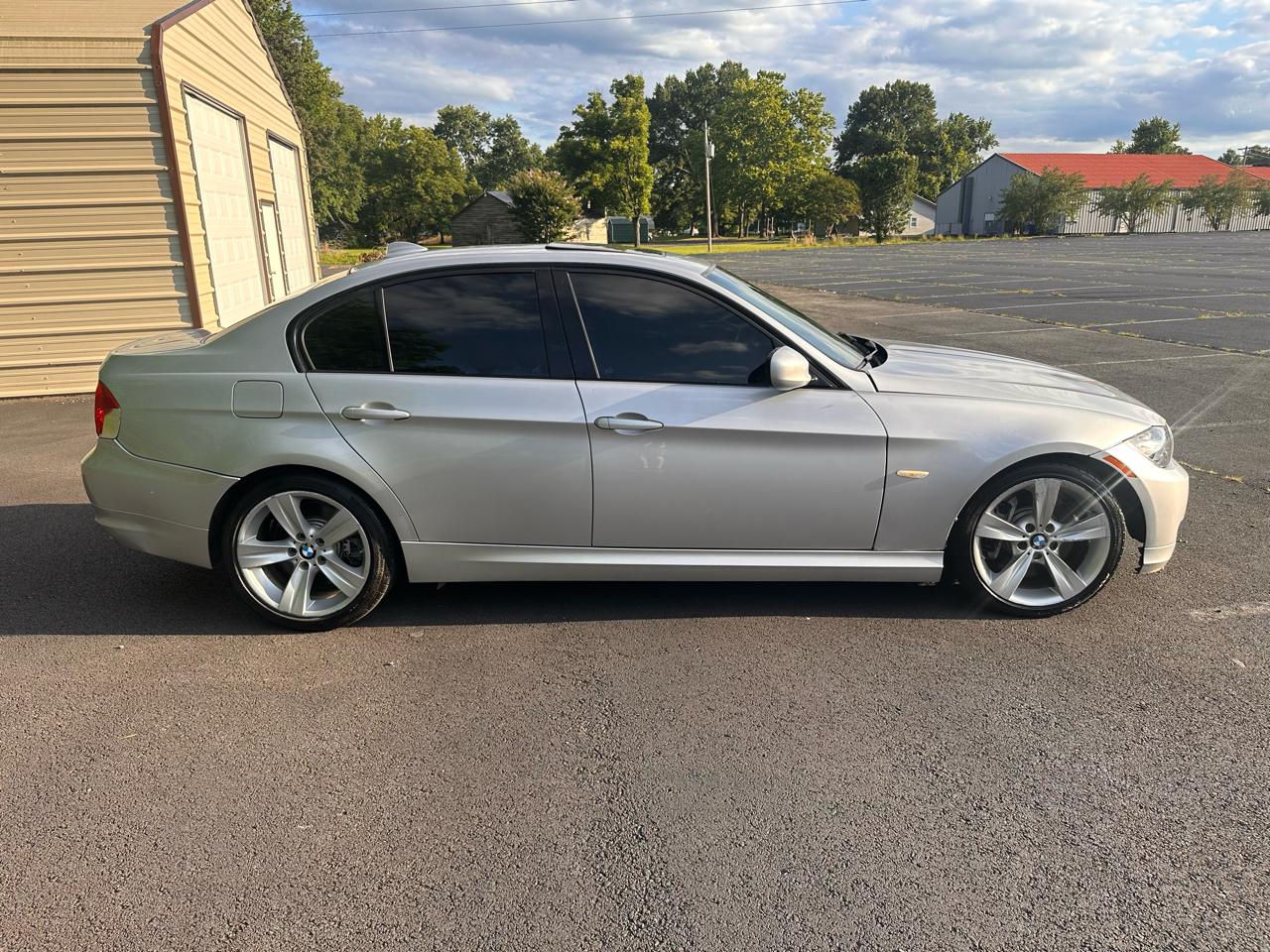 BMW 3-Series 335i xDrive SA 2011