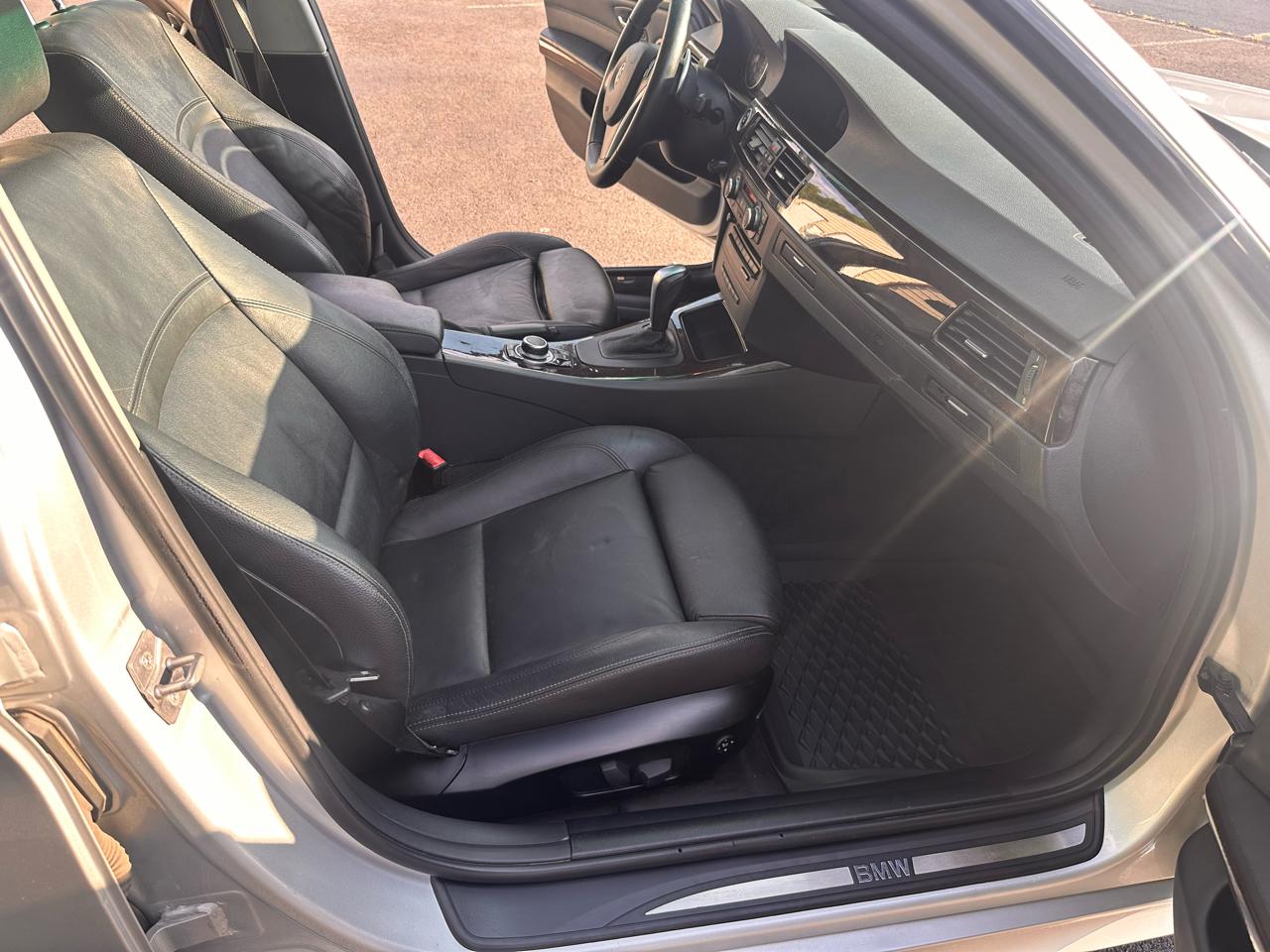 BMW 3-Series 335i xDrive SA 2011