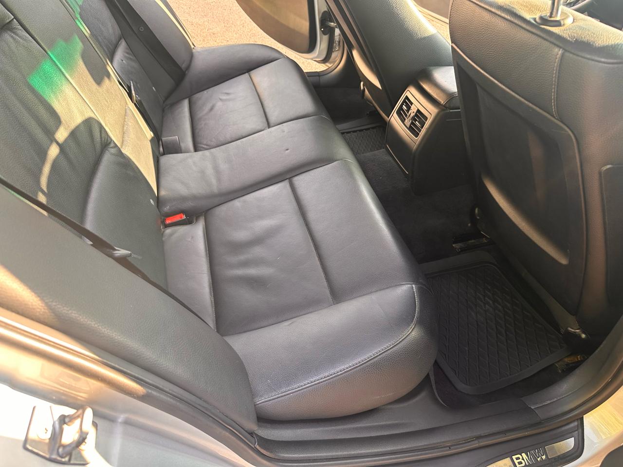 BMW 3-Series 335i xDrive SA 2011