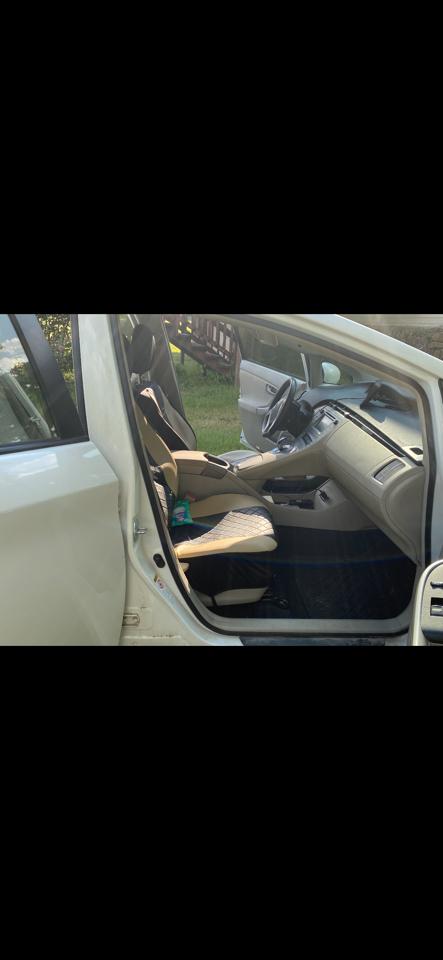 Toyota Prius Persona 4D Hatchback 2015