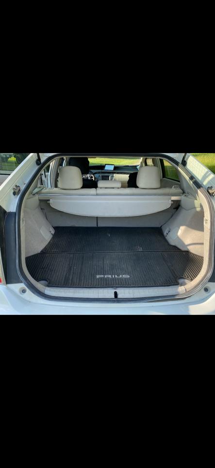 Toyota Prius Persona 4D Hatchback 2015