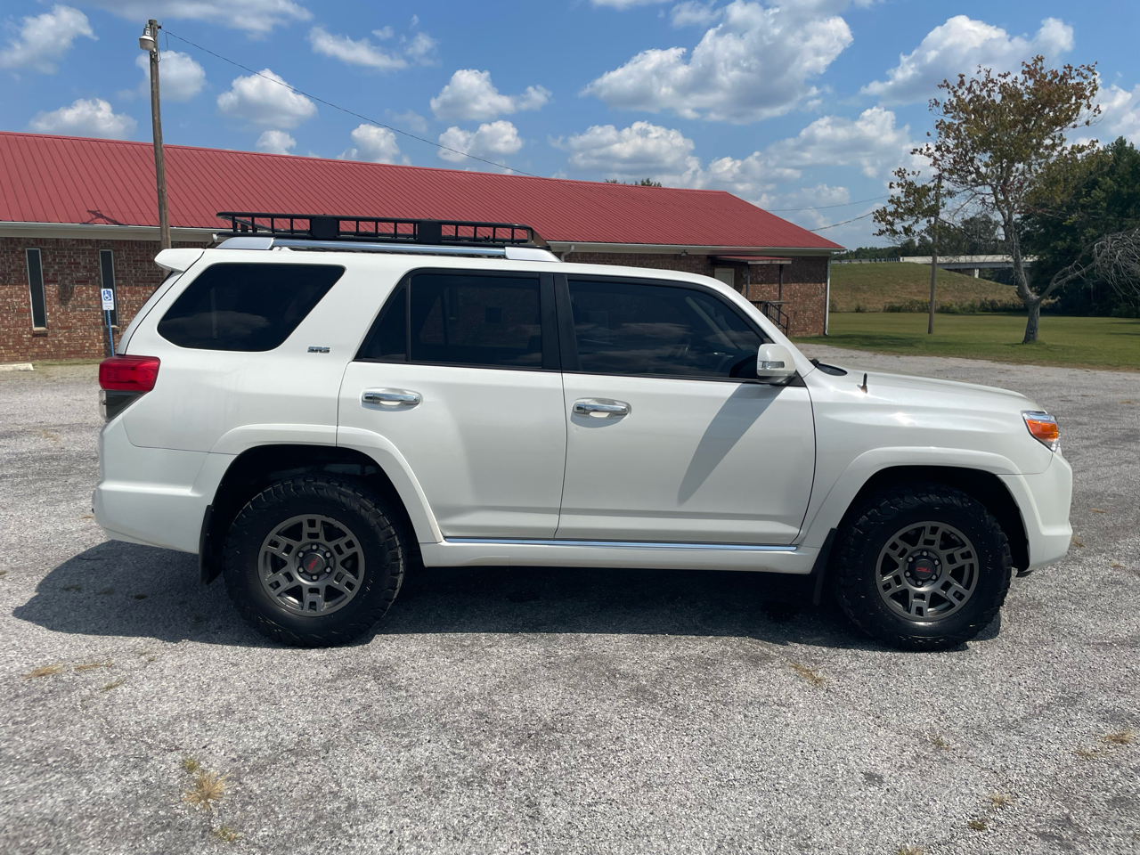 Toyota 4Runner SR5 4WD 2011 Toyota 4Runner SR5 4WD 2011