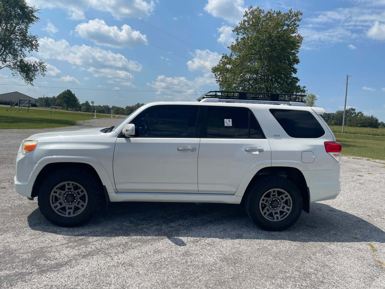 Toyota 4Runner SR5 4WD 2011 Toyota 4Runner SR5 4WD 2011